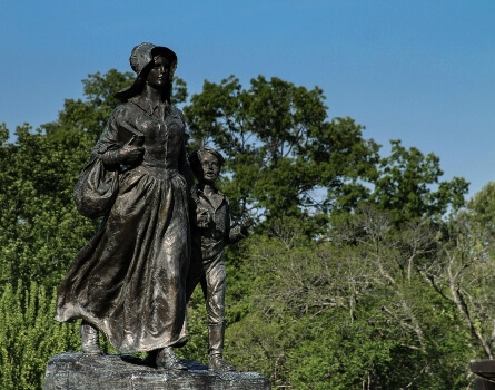 Pioneer Woman statue in Ponca City, Oklahoma